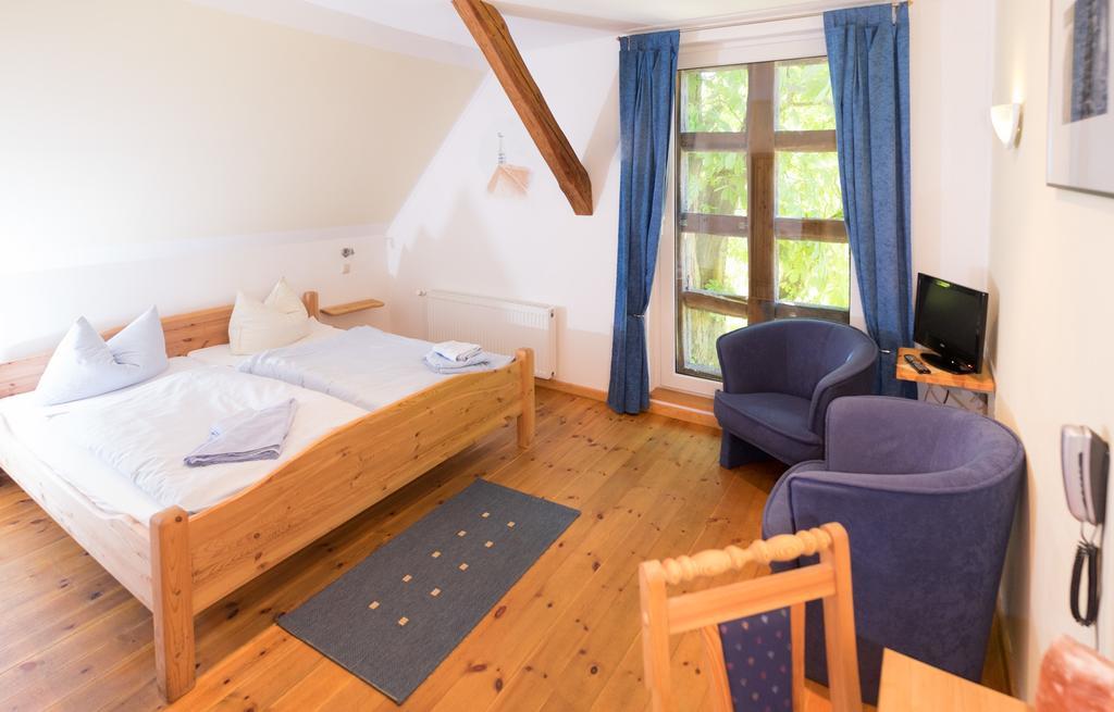 Landhotel Markthof Satemin Wustrow  Oda fotoğraf